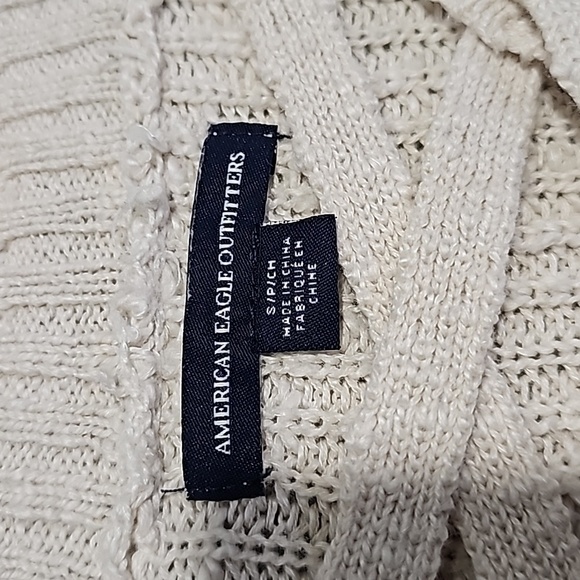 American Eagle small cream sweater - Picture 6 of 7